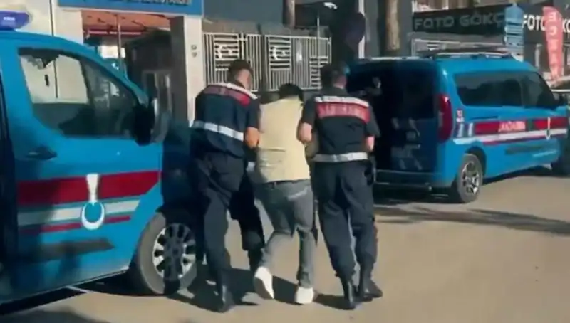 10 İlde Suç Şebekelerine Büyük Darbe: 74 Gözaltı Gerçekleştirildi