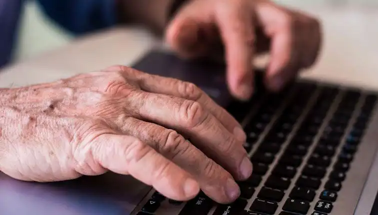 Dijital Dünya ve Zihinsel Güç: Tekniğin Demansa Karşı Koruma Rolü