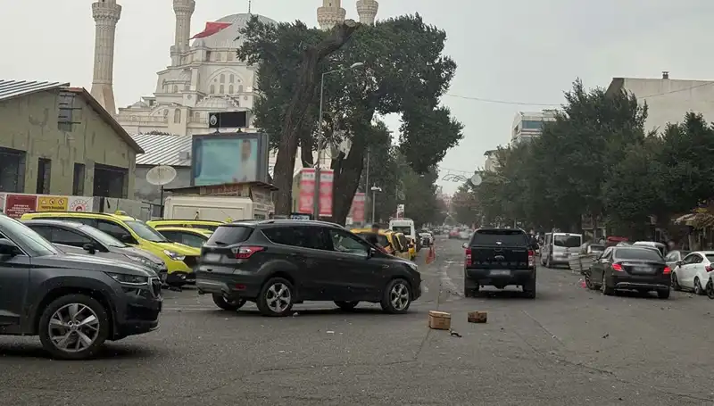 Iğdır'da Dört Mevsim Birden Yaşandı: Fırtına Şehri Vurdu!