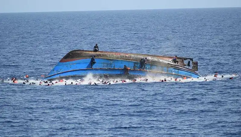 Filipinler'de Gemi Faciası: 4 Ölü, 7 Kayıp!