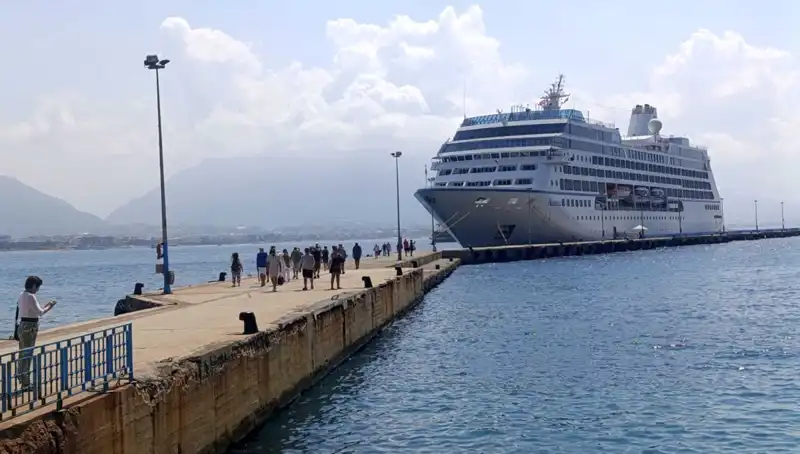 ABD'li Turistlerin Alanya'ya Kruvaziyerle Gelişi, Şehri Renklendirdi!