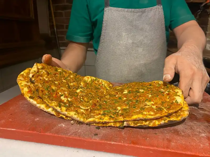 İstanbul’un Semtlerine Göre Lahmacun Fiyatları Neden Bu Kadar Farklı?