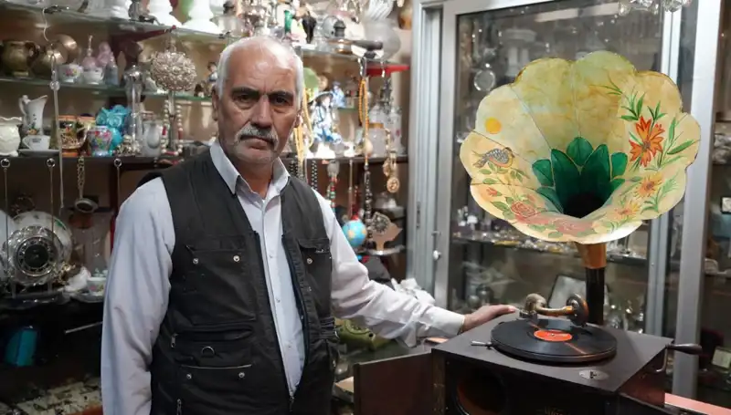 44 Yıldır Antikacı: Asırlık Gramofonların Hikayesi ve Değeri