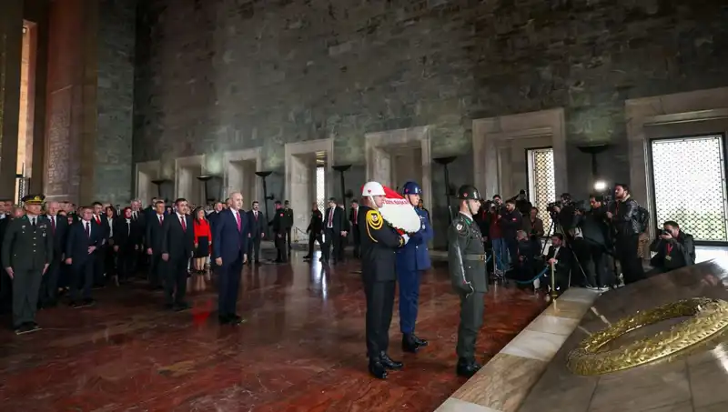 Devlet Erkanının Anıtkabir Ziyareti: Unutulmaz Bir Anma Töreni