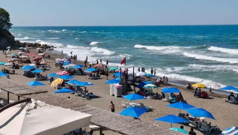 Akçakoca'da Beklenmedik Deniz Yasağı: Sebebi ve Sonrasındaki Gelişmeler