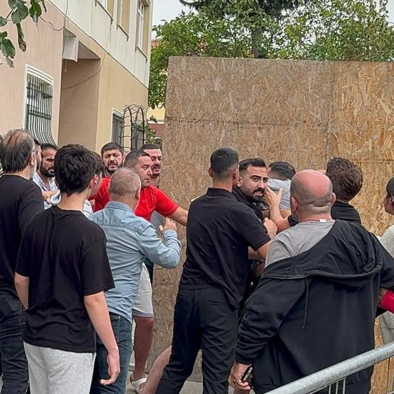 Arbedeye Yol Açan İstinat Duvarı Faciası: Kaos Büyüyor