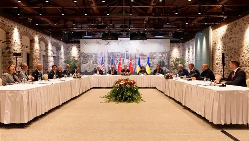 Barış Masasında Kritik Gün: Üçlü Toplantı Başlıyor, Tarihi Anlar Yaşanacak