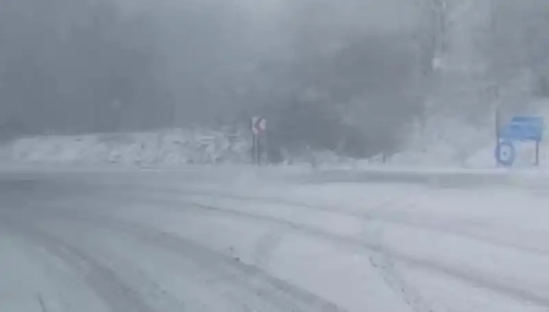 Hava Durumu Şaşırtıyor: Bir Haftada Üç Mevsim Yaşanıyor!