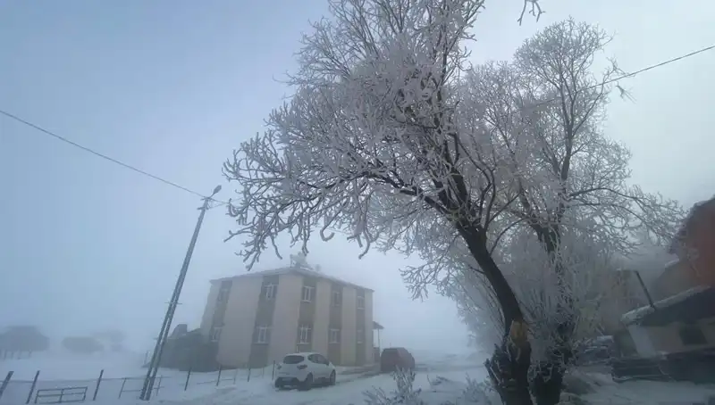 Gölde Eksi 18 Dereceyi Gören Sıra Dışı Hava Olayı!