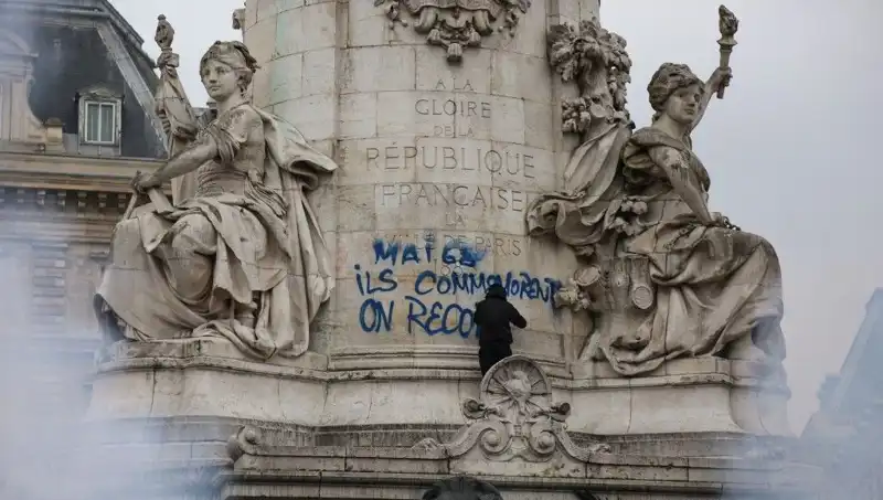 Paris Belediyesi, Grafiticilere Savaş Açtı: Şehir Sanatına Dönüşüm!