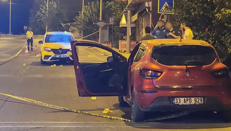 İki Otomobil Sorgulanmadan İniş: Kurşun Yağmurunda 2 Ölü, 5 Yaralı
