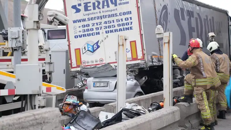 Bayram Tatilinde Trafik Kazalarında 72 Kişi Hayatını Kaybetti