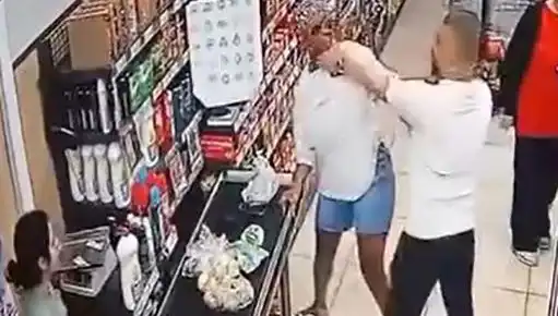 Market Kasa Sırasında Şoke Eden Saldırı: Anne ve Çocuğuna Saldırdı!
