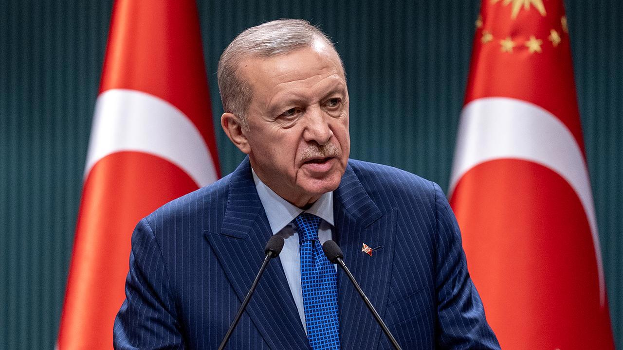 Erdoğan: Çağa liderlik eden Türkiye hedefine emin adımlarla ilerliyoruz