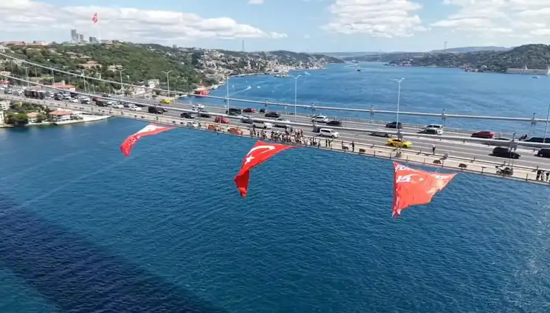 Dev Türk Bayrağı ile Donatılan Köprü, Şehrin Yeni Sembolu Olacak
