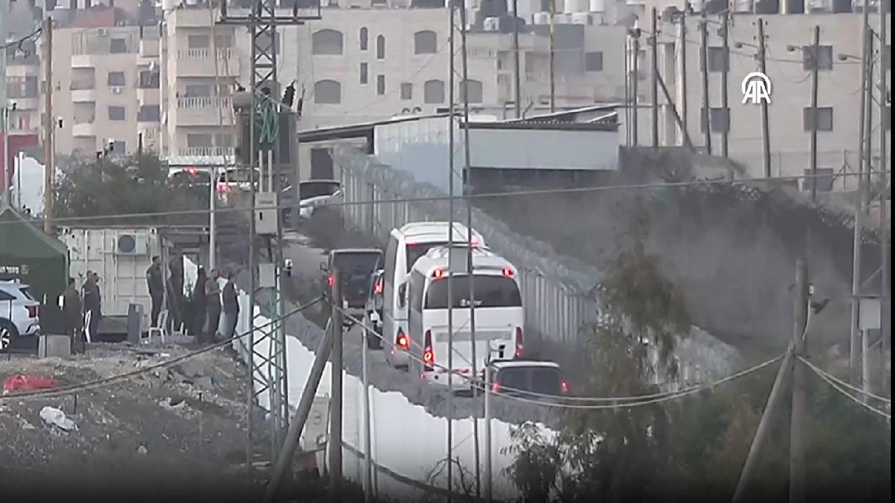 Filistinli Esirlerin Ofer Hapishanesinden Serbest Bırakıldığı Takasta Beşinci Tur Gerçekleşti