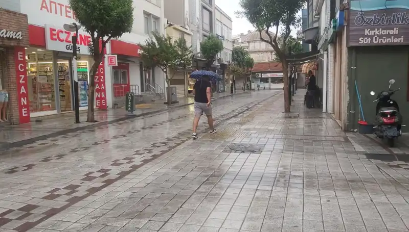 Kırklareli’ni Vuran Sağanak Yağış Hayatı Olumsuz Etkiledi