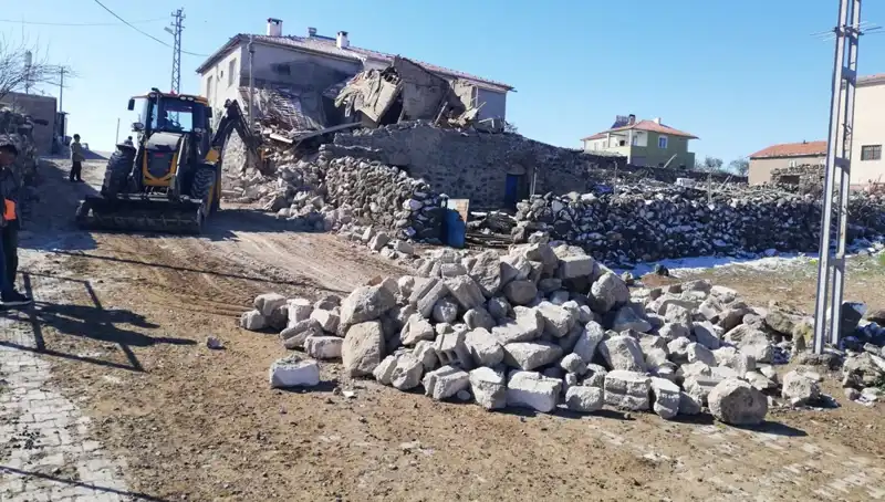 Kayseri'de Facia: Ahır Çökünce 35 Küçükbaş Hayvan Telef Oldu