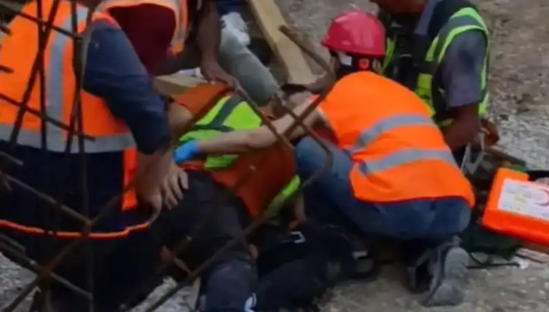Adana'da İnşaat Kazası: İki İşçi Yaralandı, Olayın Ayrıntıları Şaşkınlık Yarattı