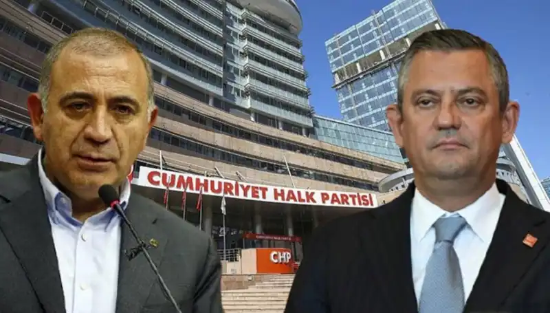 Cumhuriyet Halk Partisi'nin Kuruluş Töreninde Özgür Özel'e Ziyaret