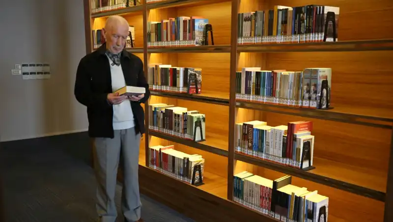 71 Yıldır Kitaplarla Yaşayan Bir Efsane: Okuma Tutkusunun Yolculuğu