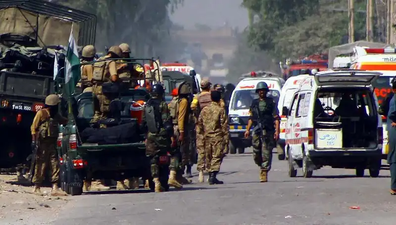 Pakistan'da Camiye Bombalı Saldırı: Hayatını Kaybedenler ve Saldırının Ardındaki Sebepler