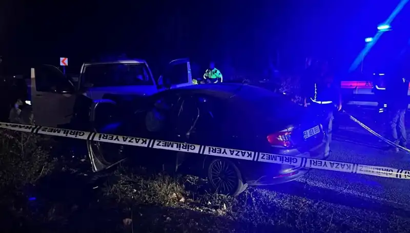 Ters Şeritte Seyir Eden Minibüs Dehşet Saçtı: 1 Ölü, 8 Yaralı