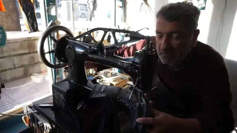 Tüketim Kültürüne Direnen Usta: Babasından öğrendiği mesleğin 50. Yılına Giriyor