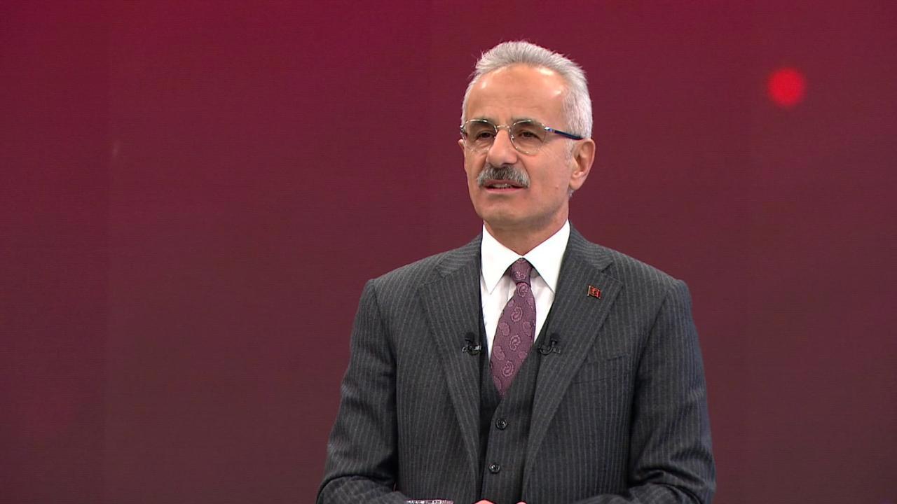 Bakan Uraloğlu: Sosyal Medyaya Düzenleme Yıl Sonuna Kadar Getirilecek