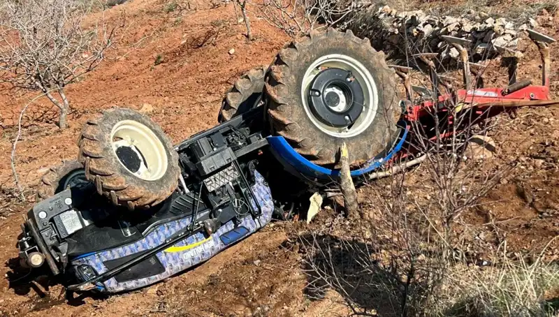 Siirt’te Trajik Bir Kaza: Devrilen Traktörde Hayatını Kaybeden Sürücü