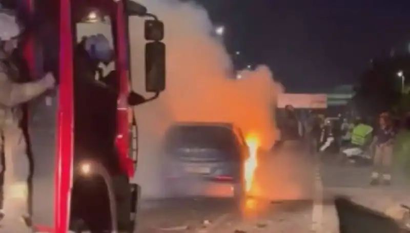 Otoyolda Barriere Çarpan Araçta Korkunç Yangın: Detaylar Ortaya Çıktı