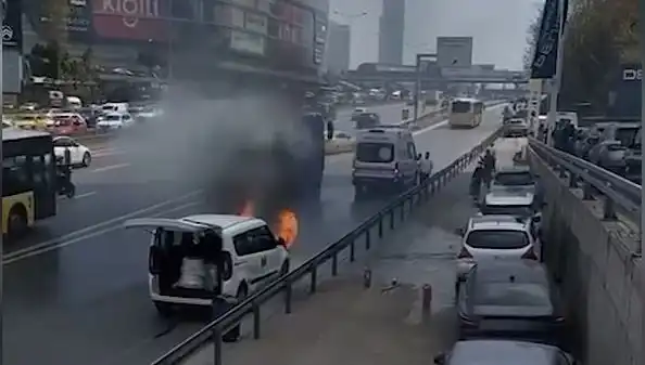 Yanan Araçta TOMA ile Yangın Söndürme Şoku: O Anlar Kamerada