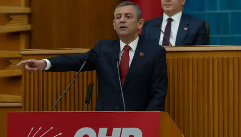 İmralı'dan Gelen Kritik "Silah Bırakın" Çağrısı: Özgür Özel Açıklıyor