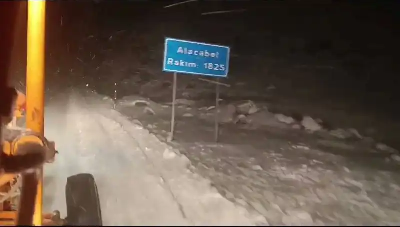 Antalya'da Kış Mevsimi: Kar Yağışı Beklenmedik Bir Sürpriz Oldu!