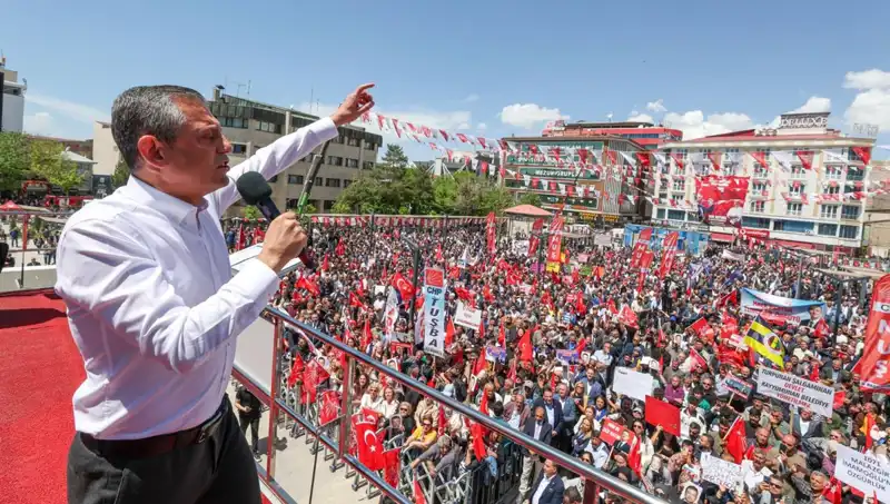 Özgür Özel'den Kritik Açıklama: Örgüt Silah Bıraksın, Destekliyoruz!