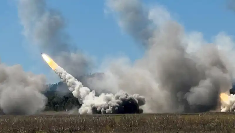 Avustralya’nın En Büyük Askeri Tatbikatında HIMARS Atışı ile Tarihi Bir İlk Gerçekleşti