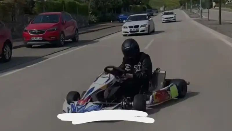 Go-Kart Tutkununun Tehlikeli Drift Gösterisi Yolda Şaşkınlık Yarattı