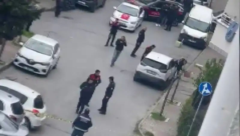 Yolda Yürüyen Bir Kişi Kurşun Yağmuruna Tutuldu: Olayın Detayları