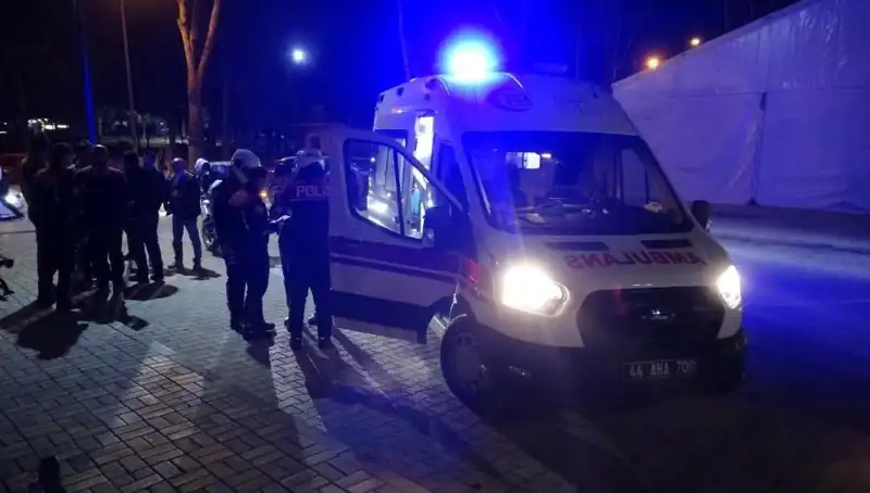 Parkta Silahlı Çatışma: İki Grup Arasındaki Gerilim Patlak Verdi!