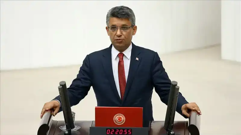 Uşak'ta Siyaset Dünyasını Sarsan Veda: Eski Milletvekili Mehmet Altay Hayatını Kaybetti
