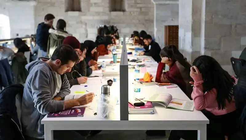 Üniversitelerin Yeni Eğitim Dönemi Başlangıç Tarihleri Açıklandı!
