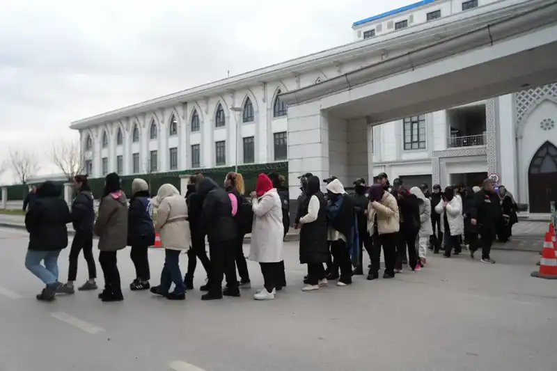 Dolandırıcılar Yapay Zeka ile Kadın Görselleri Üreterek 483 Milyon Liralık Vurgun Yaptı