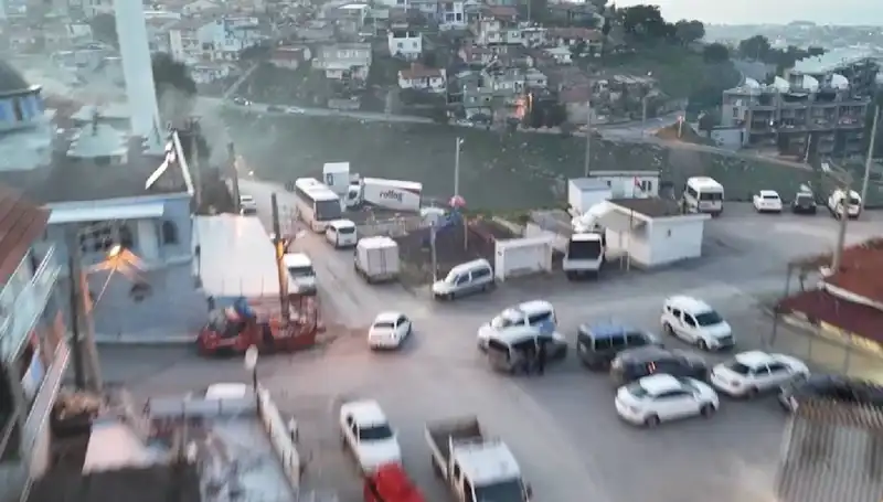 İzmir'de 99 Operasyon: 133 Kişi Gözaltına Alındı!