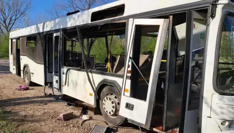 Rusya’nın Saldırısında İşçileri Taşıyan Otobüs Hedef Alındı: 9 Can Gitti