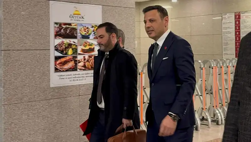 CHP İstanbul İl Başkanı Özgür Çelik, Adalet Sarayı'nda İfade Verdi