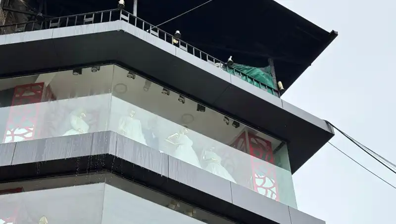 Giyim Mağazasındaki Korkutucu Yangın, Müşterileri Panik İçinde Bıraktı