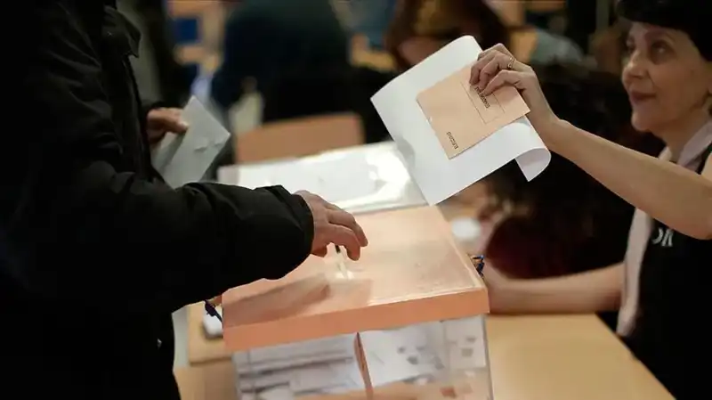 İspanya'daki Sosyalist Partinin İkinci Seçim Hezimeti: Nedenler ve Sonuçlar